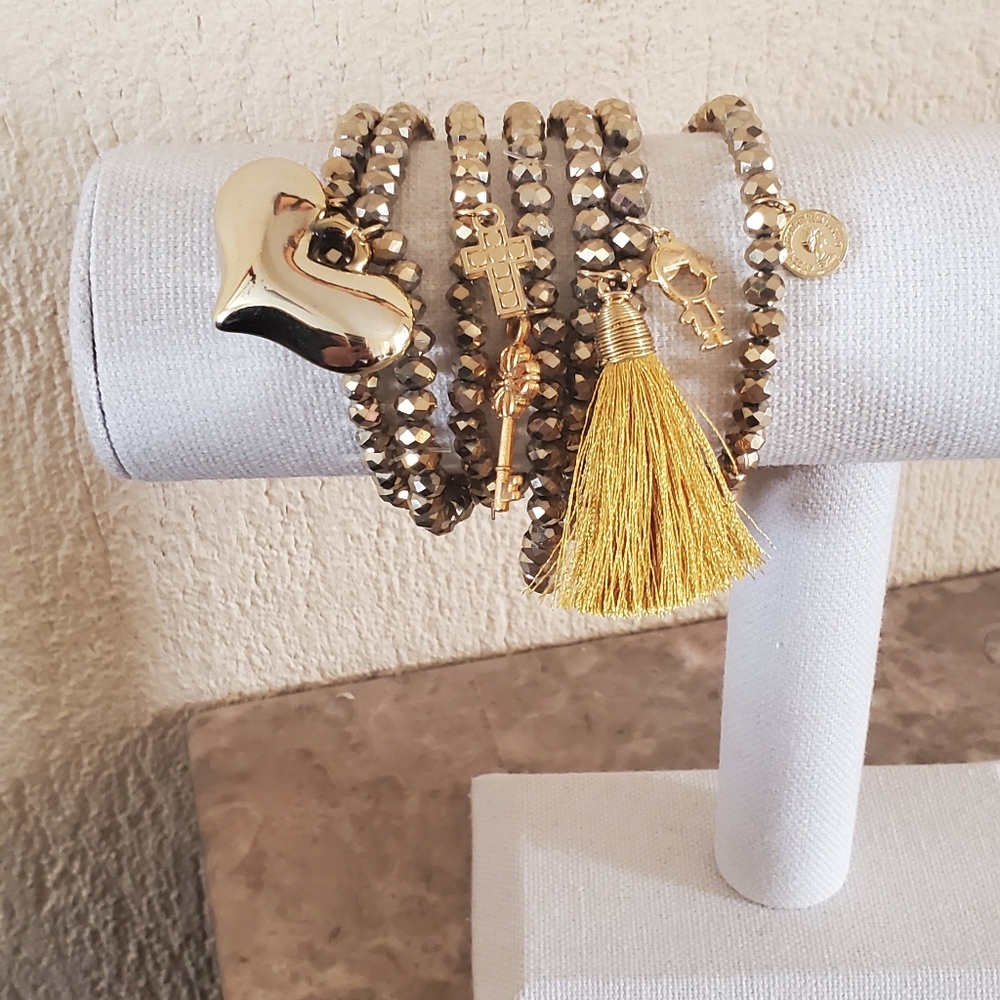 Bracelets - Picture 4 of 9